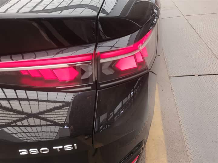 Фото 8 - Volkswagen Magotan