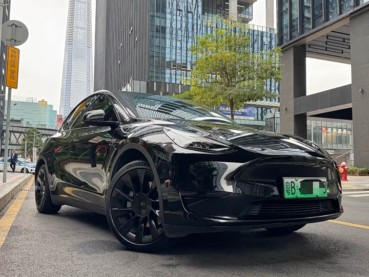 Фото 1 - Tesla Model Y