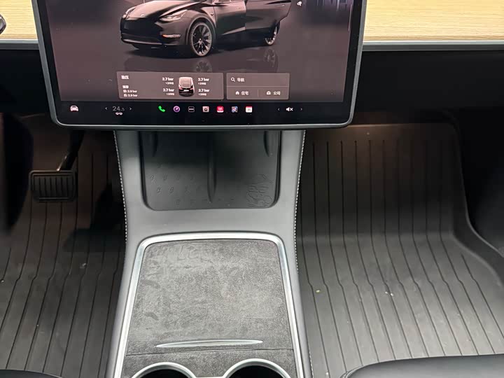 Фото 8 - Tesla Model Y