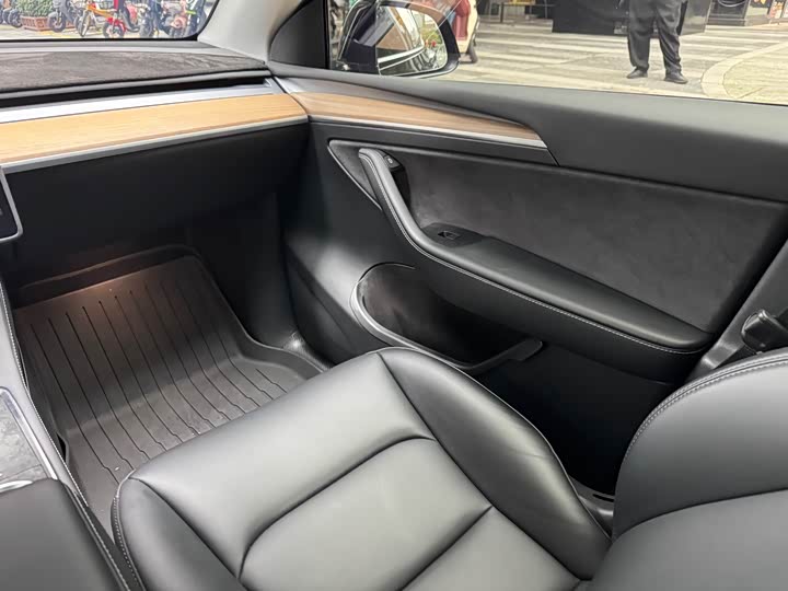 Фото 9 - Tesla Model Y