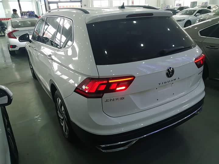 Фото 5 - Volkswagen Tiguan L Pro