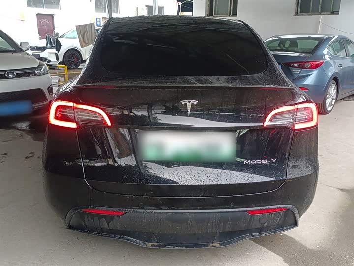 Фото 6 - Tesla Model Y