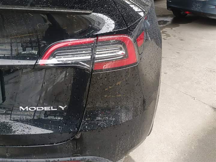 Фото 8 - Tesla Model Y