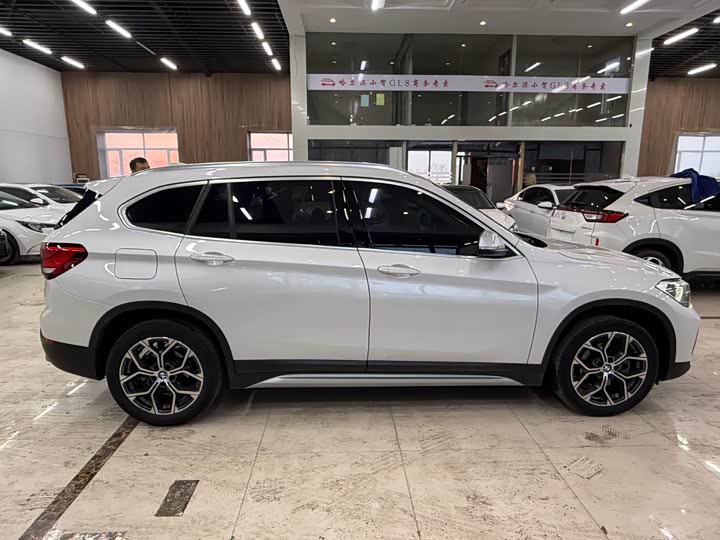 Фото 6 - BMW X1