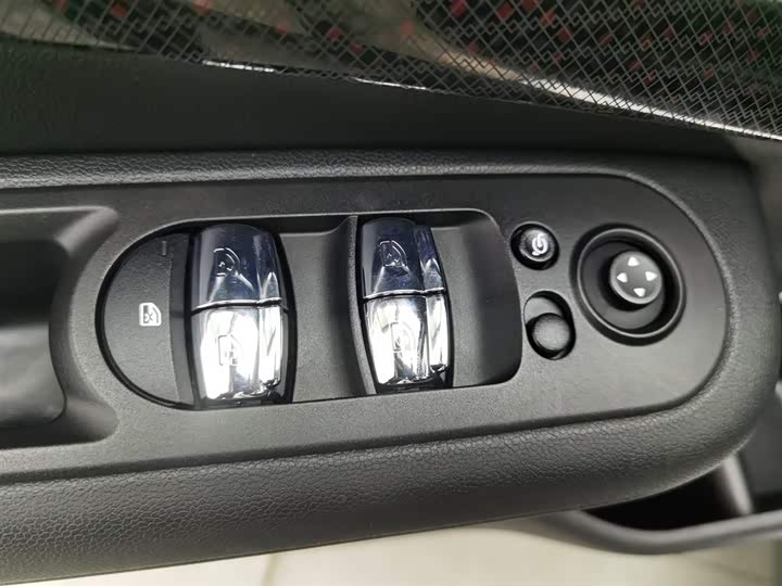 Фото 9 - Mini Clubman