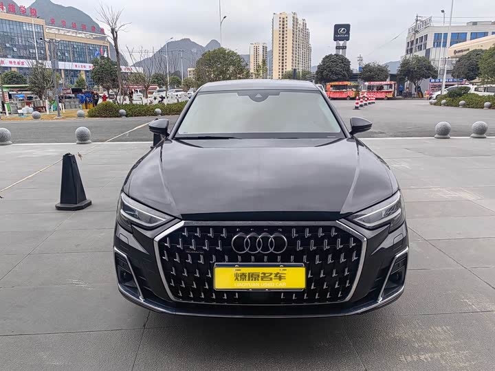 Фото 2 - Audi A8