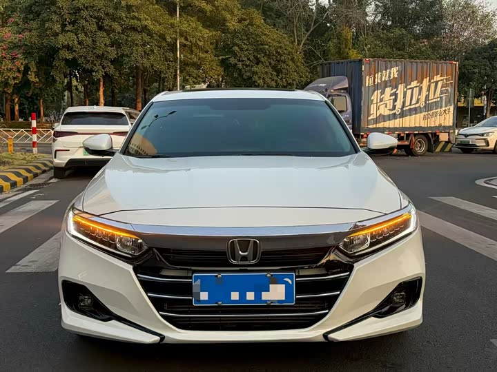 Фото 2 - Honda Accord