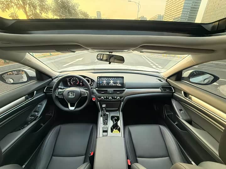 Фото 5 - Honda Accord