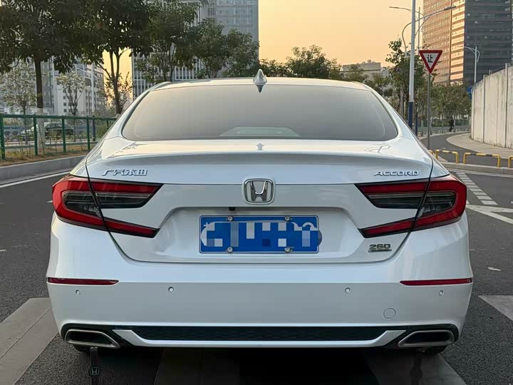 Фото 8 - Honda Accord