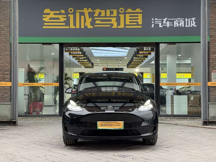 Фото 2 - Tesla Model Y