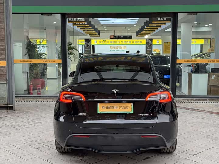 Фото 5 - Tesla Model Y