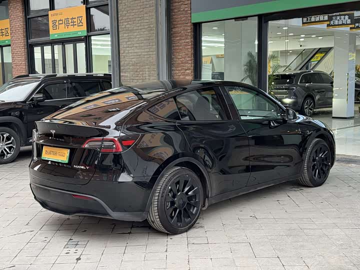 Фото 7 - Tesla Model Y