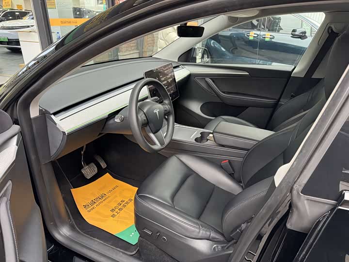 Фото 8 - Tesla Model Y