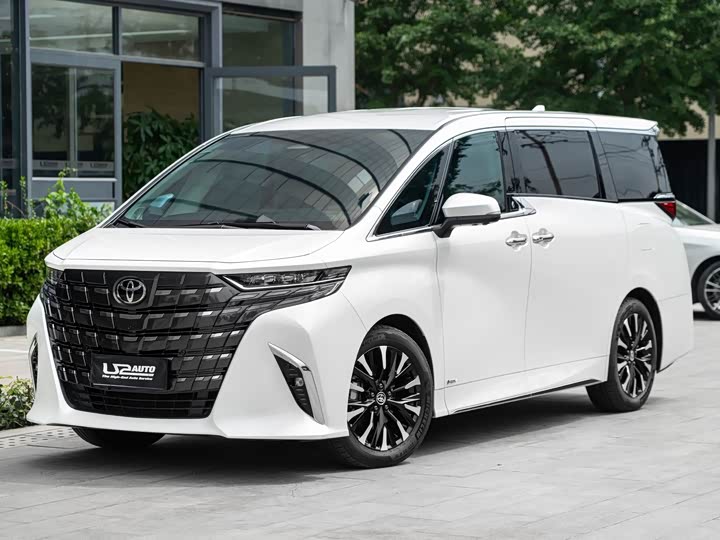 Фото 1 - Toyota Alphard