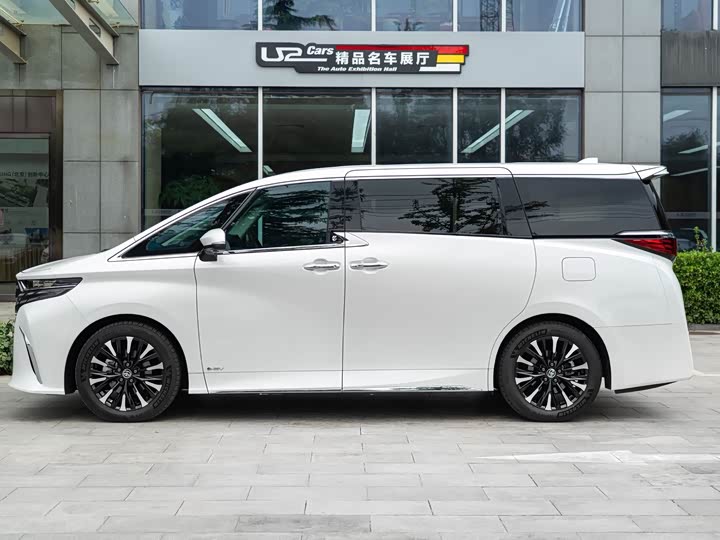 Фото 4 - Toyota Alphard