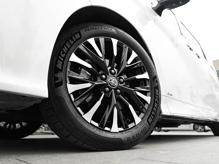 Фото 5 - Toyota Alphard