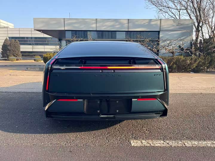 Фото 2 - XPeng P7