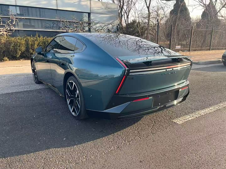 Фото 3 - XPeng P7