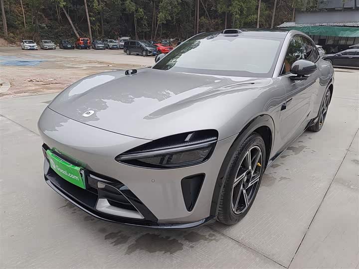 Фото 1 - Xiaomi YU7