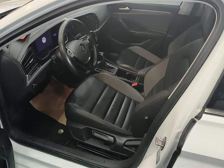 Фото 9 - Volkswagen Sagitar L