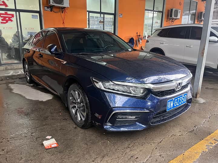 Фото 3 - Honda Inspire