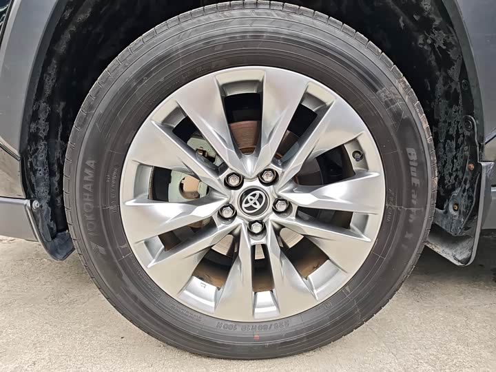 Фото 7 - Toyota Wildlander