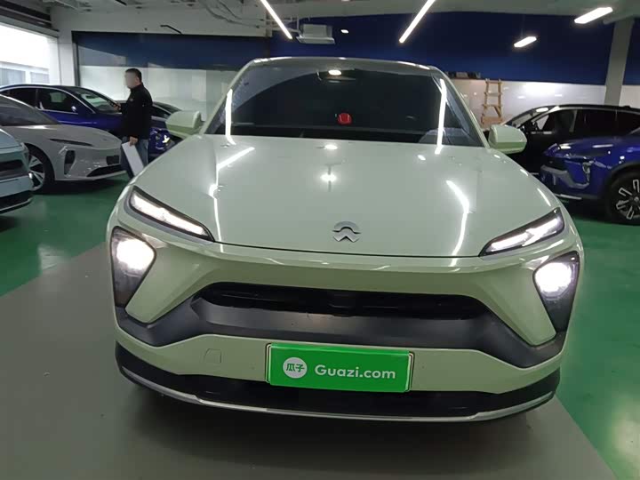 Фото 3 - Nio EC6