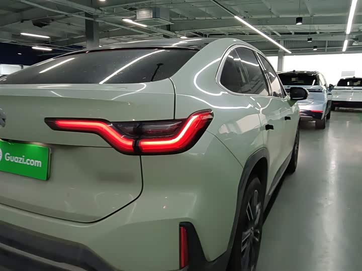 Фото 8 - Nio EC6
