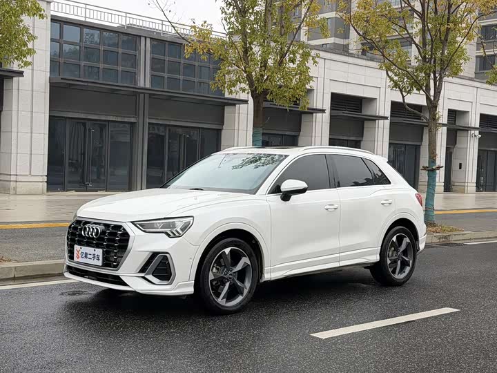 Фото 1 - Audi Q3