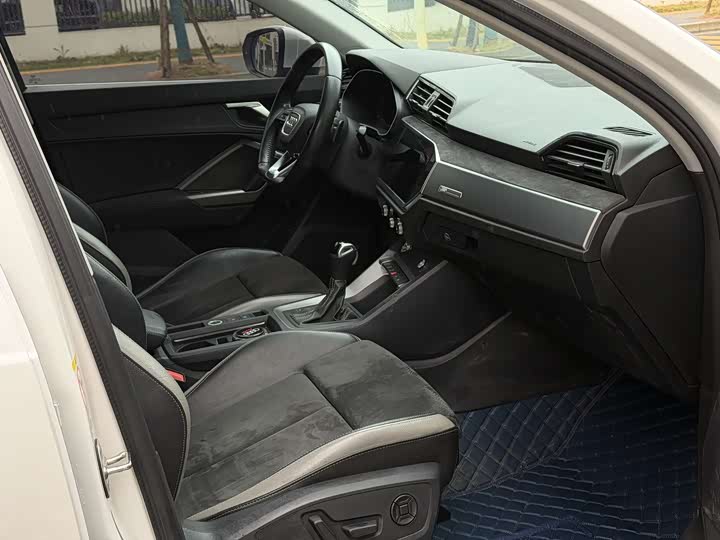 Фото 7 - Audi Q3