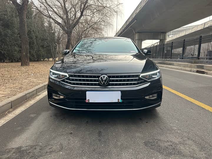 Фото 2 - Volkswagen Magotan