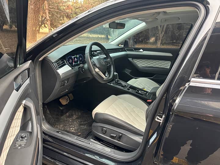 Фото 5 - Volkswagen Magotan