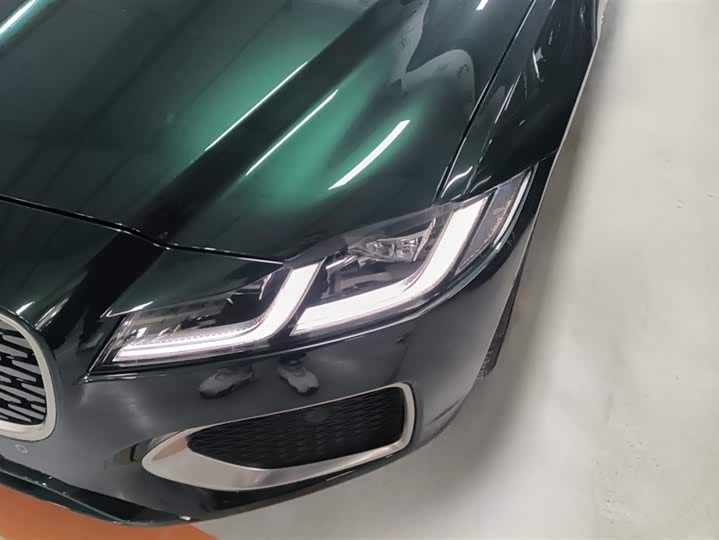 Фото 5 - Jaguar XF L