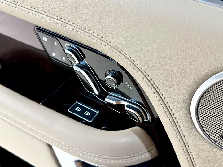 Фото 8 - Land Rover Range Rover