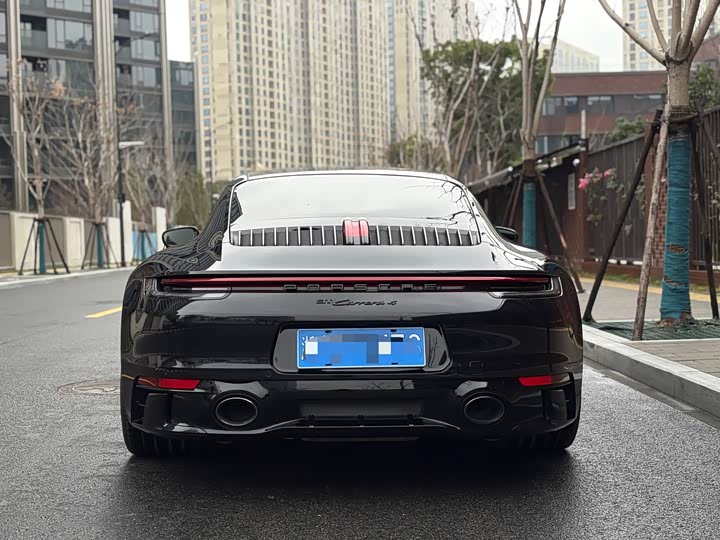 Фото 4 - Porsche 911