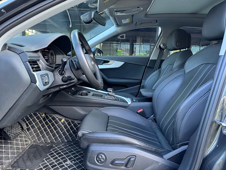 Фото 5 - Audi A4L