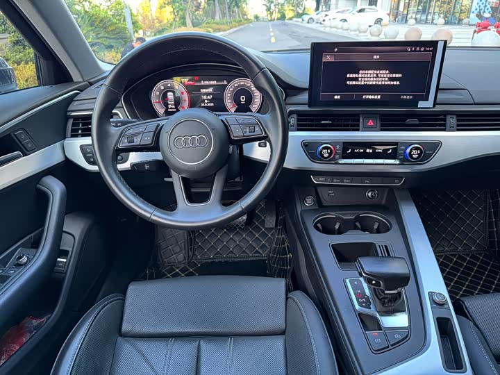 Фото 6 - Audi A4L