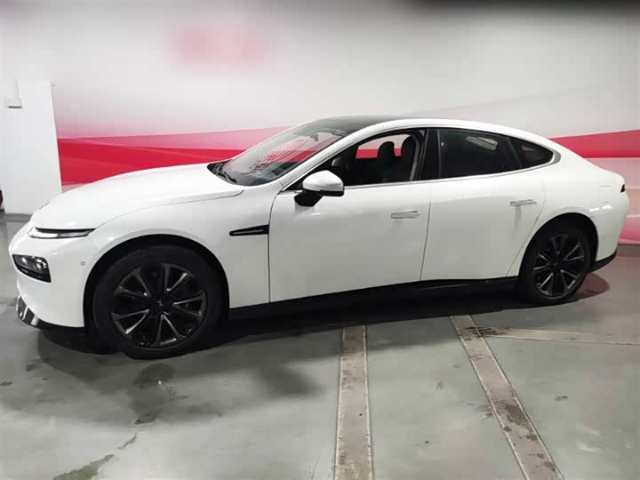 Фото 2 - XPeng P7