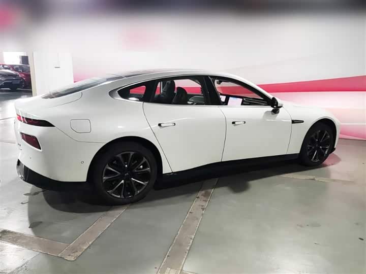 Фото 4 - XPeng P7