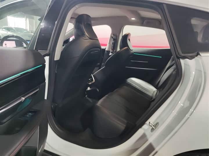 Фото 8 - XPeng P7