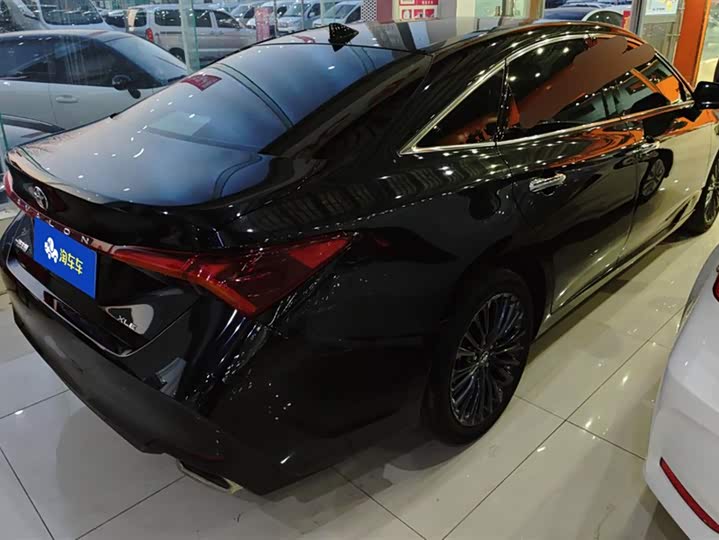 Фото 3 - Toyota Avalon