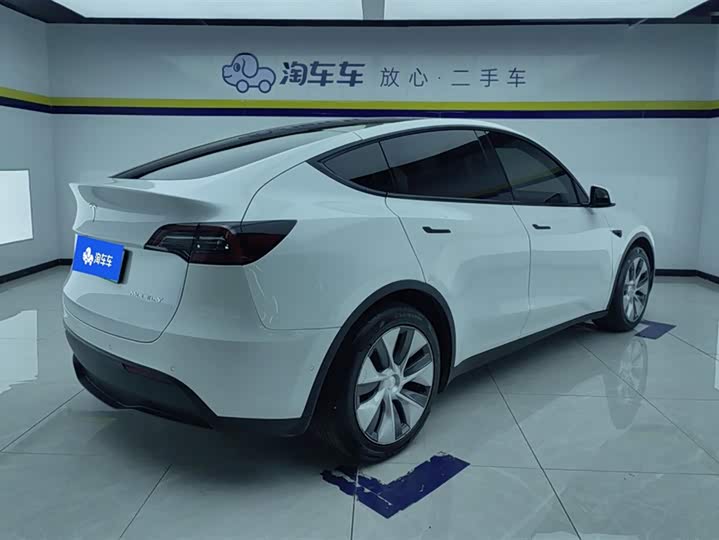 Фото 3 - Tesla Model Y