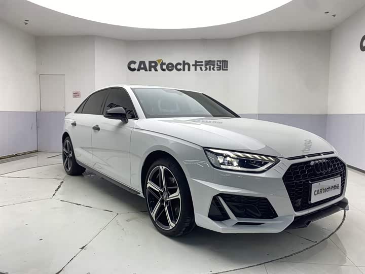 Фото 2 - Audi A4L