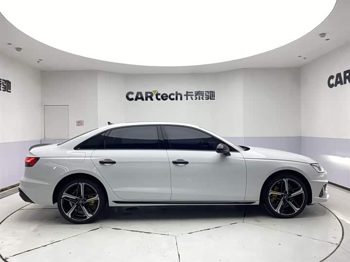 Фото 4 - Audi A4L