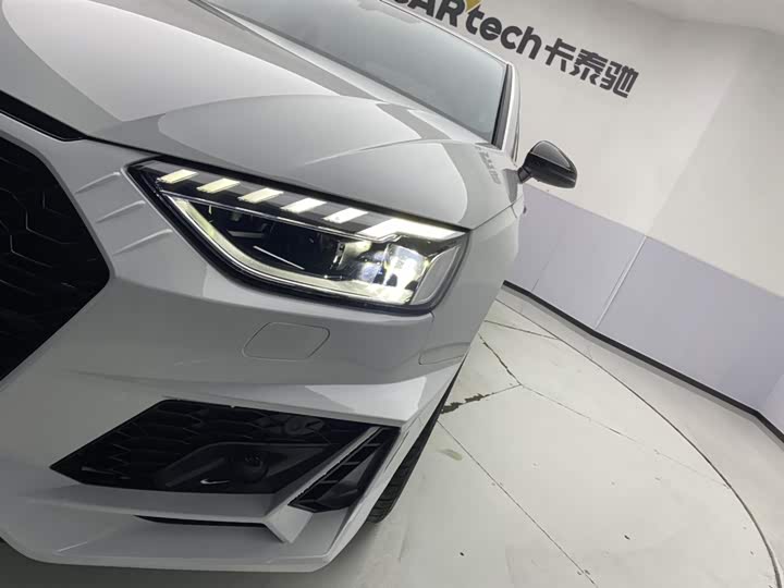 Фото 9 - Audi A4L