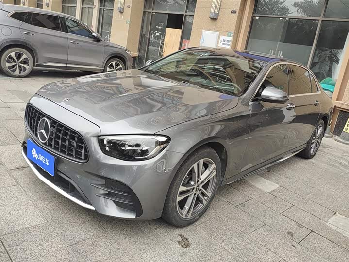 Фото 1 - Mercedes-Benz E-Class