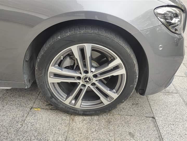 Фото 6 - Mercedes-Benz E-Class