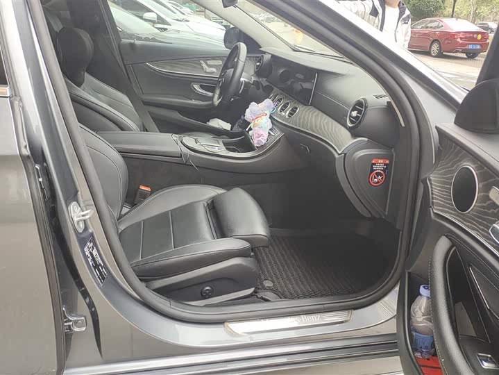 Фото 8 - Mercedes-Benz E-Class