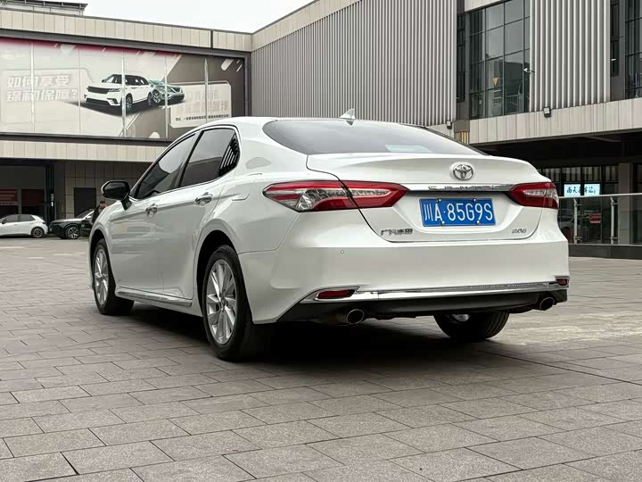 Фото 7 - Toyota Camry