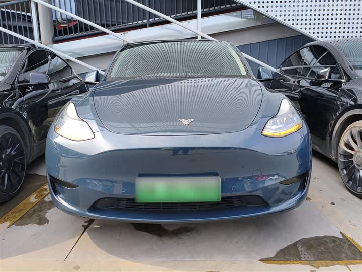 Фото 3 - Tesla Model Y